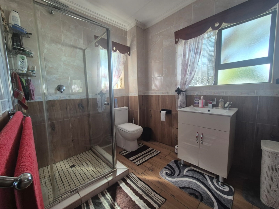 5 Bedroom Property for Sale in Oranjeville Free State